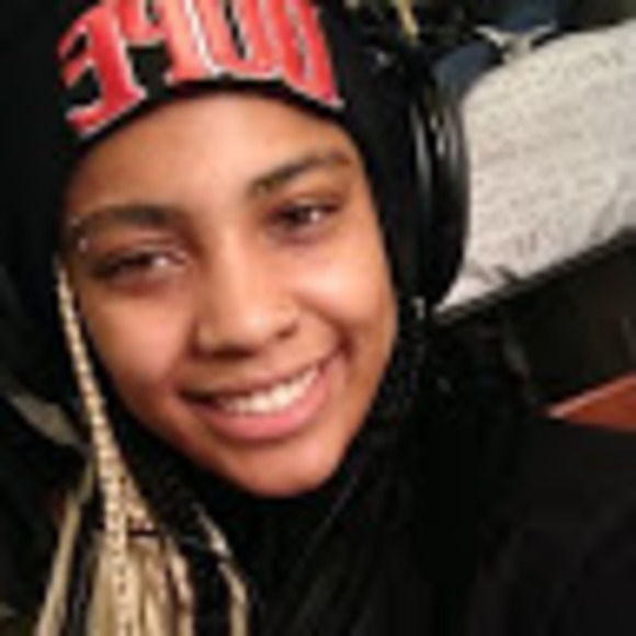 Meet your Posher, Ibi - Picture 1 of 1